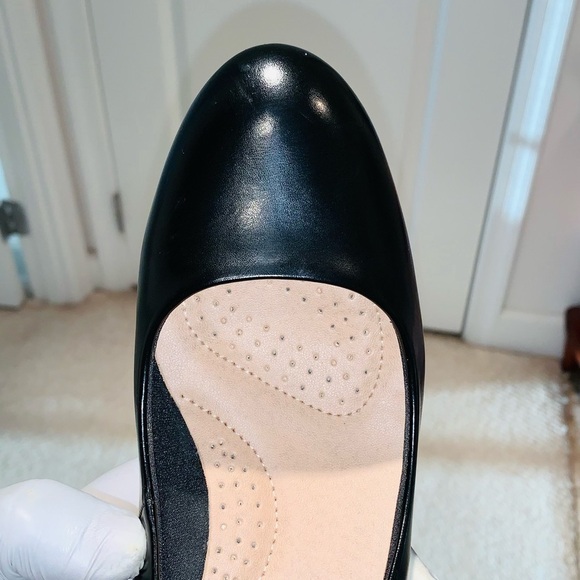 Dexflex Comfort Black Leather Pumps. - Picture 14 of 16